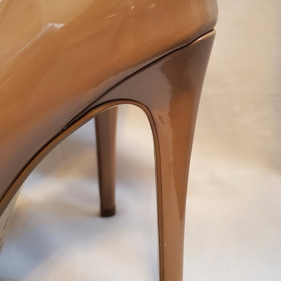 Chinese Laundry Nude Pump Heels - Picture 2 of 13
